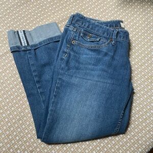 Banana Republic women’s cropped denim blue jeans. Size 6/28